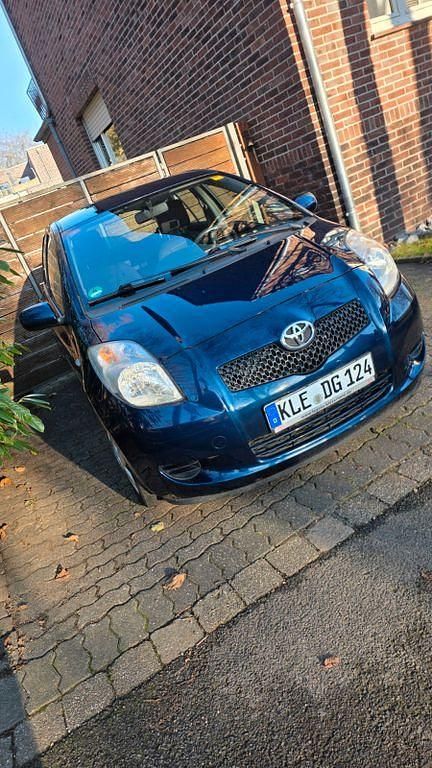 Blau Gebraucht 2006 Toyota Yaris Limousine | 2.500 € (Guter Preis) - Bild 1/4