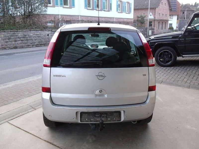 Gebraucht Opel Meriva Edition 101 PS (74 kW) 2006 Starsilber iii m2 Van / Kleinbus