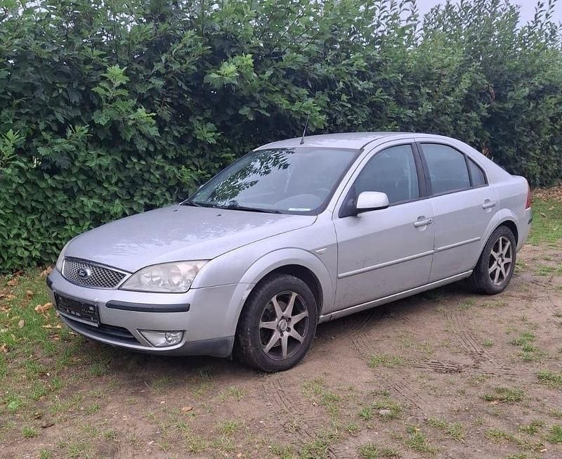 Silber Gebraucht 2004 Ford Mondeo Ambiente Limousine | 500 € (Superpreis) - Bild 1/4