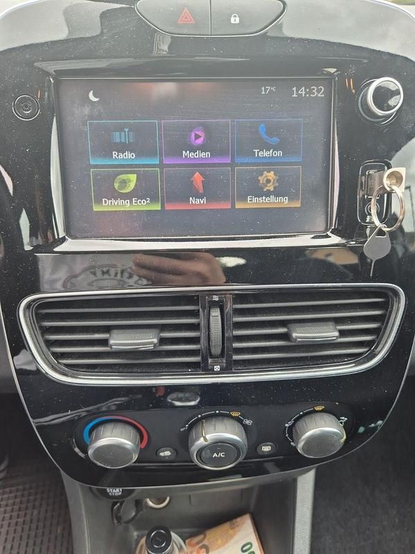 Gebraucht Renault Clio IV LIMITED 76 PS (55 kW) 2019 Weiß Kleinwagen