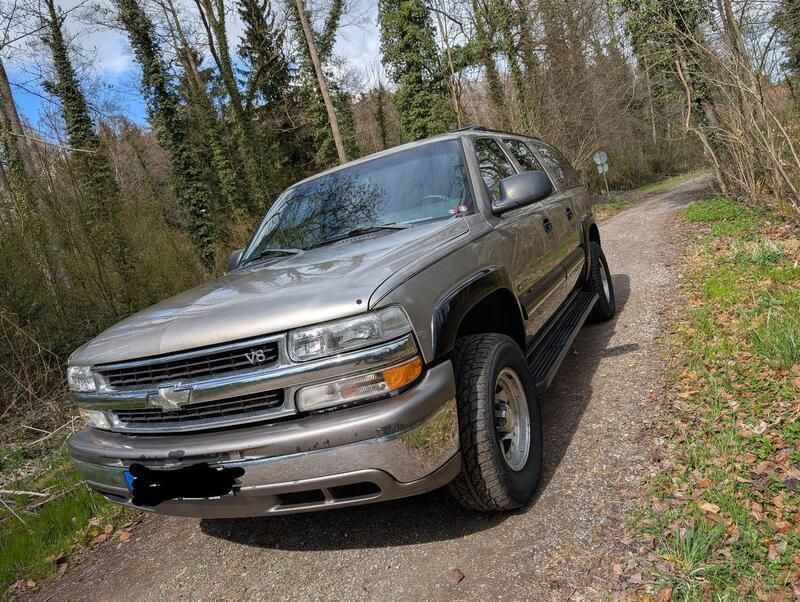 Silber Gebraucht 2000 Chevrolet Suburban LS SUV | 6.950 € - Bild 1/4