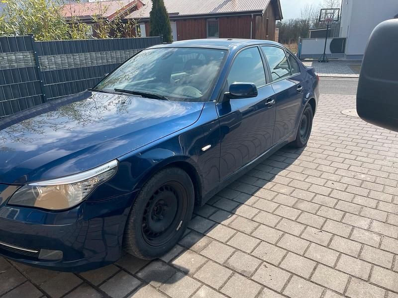 Gebraucht BMW 520 177 PS (130 kW) 2009 Blau Limousine