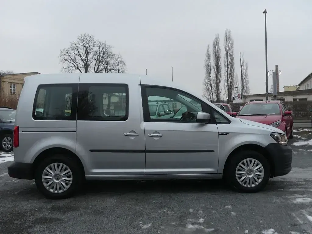 Gebraucht VW Caddy Trendline 84 PS (61 kW) 2015 Reflexsilber metallic Van / Kleinbus