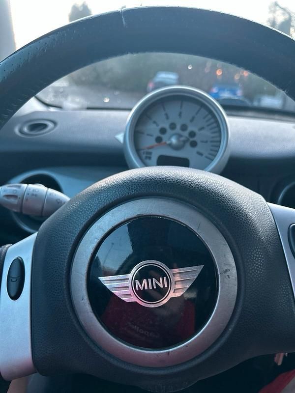 Gebraucht Mini ONE 90 PS (66 kW) 2005 Schwarz Kleinwagen