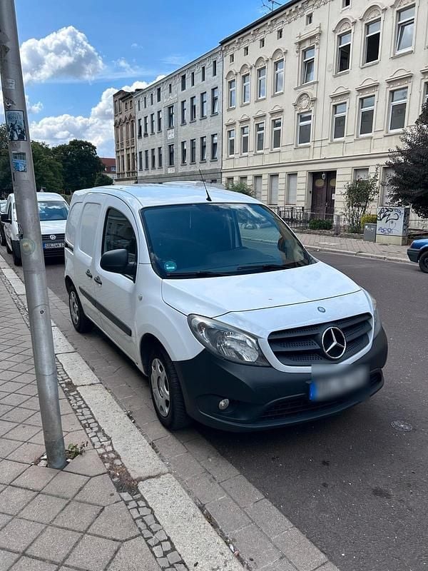 Weiß Gebraucht 2013 Mercedes Citan 108 Van / Kleinbus | 6.500 € (Teuer) - Bild 1/4