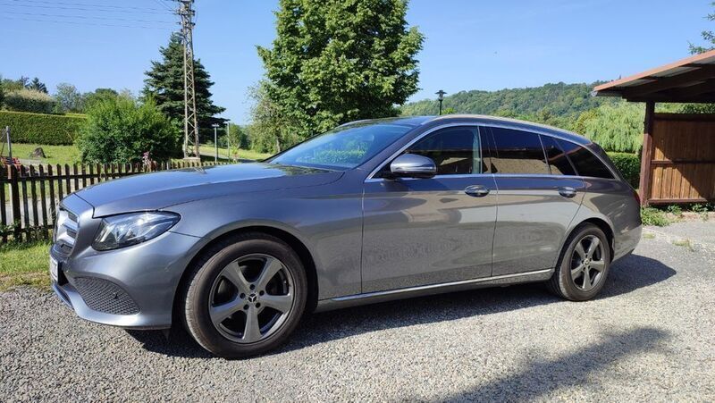 Grau Gebraucht 2017 Mercedes E220 Avantgarde Kombi | 19.950 € (Fairer Preis) - Bild 1/4