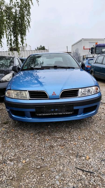 Blau Gebraucht 1999 Mitsubishi Carisma Kleinwagen | 900 € - Bild 1/4