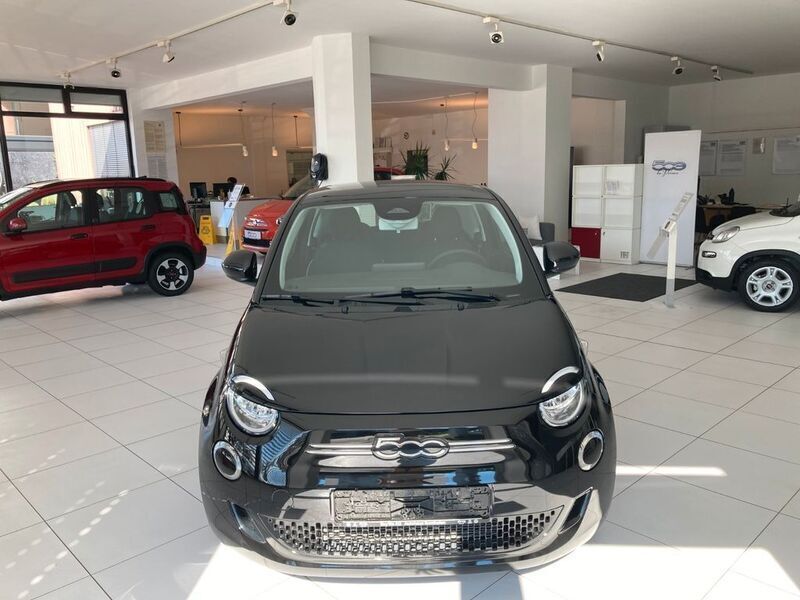 Schwarz Gebraucht 2024 Fiat 500e | 22.900 € (Guter Preis) - Bild 1/4