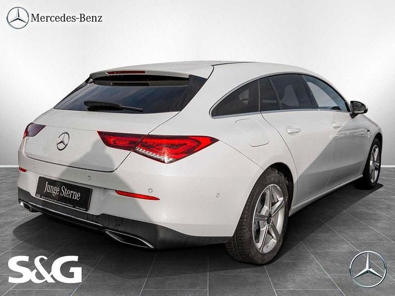 Gebraucht Mercedes CLA250e Shooting Brake Progressive 160 PS (117 kW) 2020 Digitalweiß Kombi