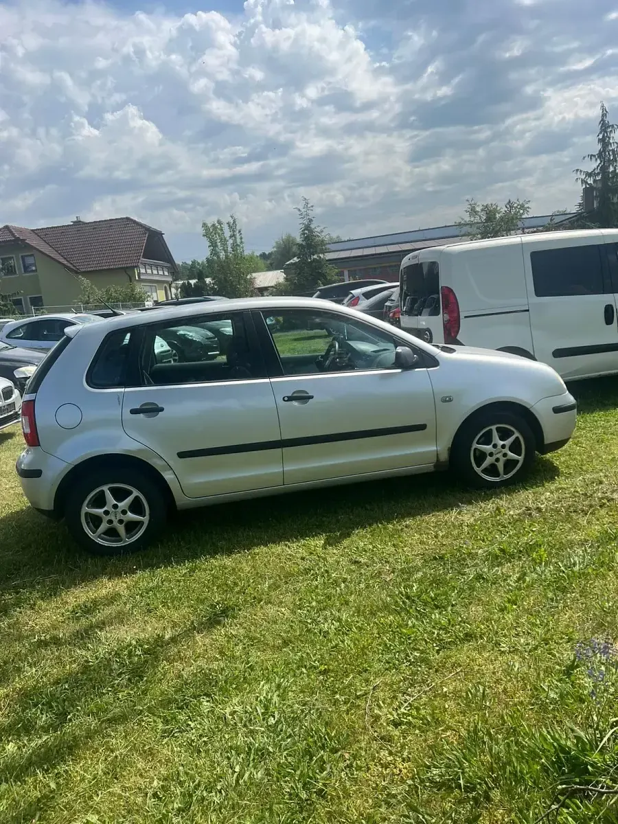Gebraucht VW Polo 64 PS (47 kW) 2003 Silber Kleinwagen