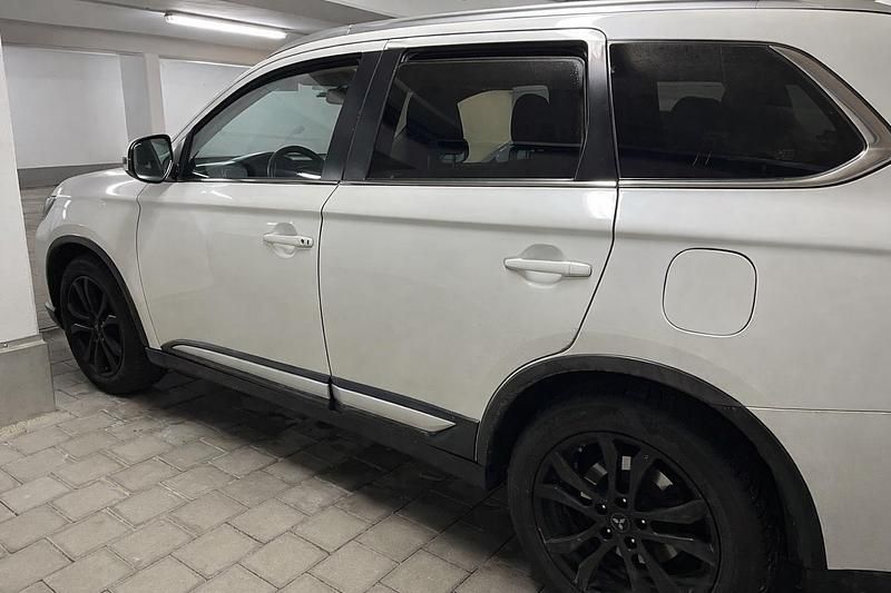 Gebraucht Mitsubishi Outlander 150 PS (110 kW) 2017 Weiß SUV