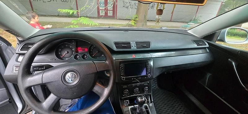 Silber Gebraucht 2006 VW Passat Limousine | 1.800 € (Superpreis) - Bild 1/4