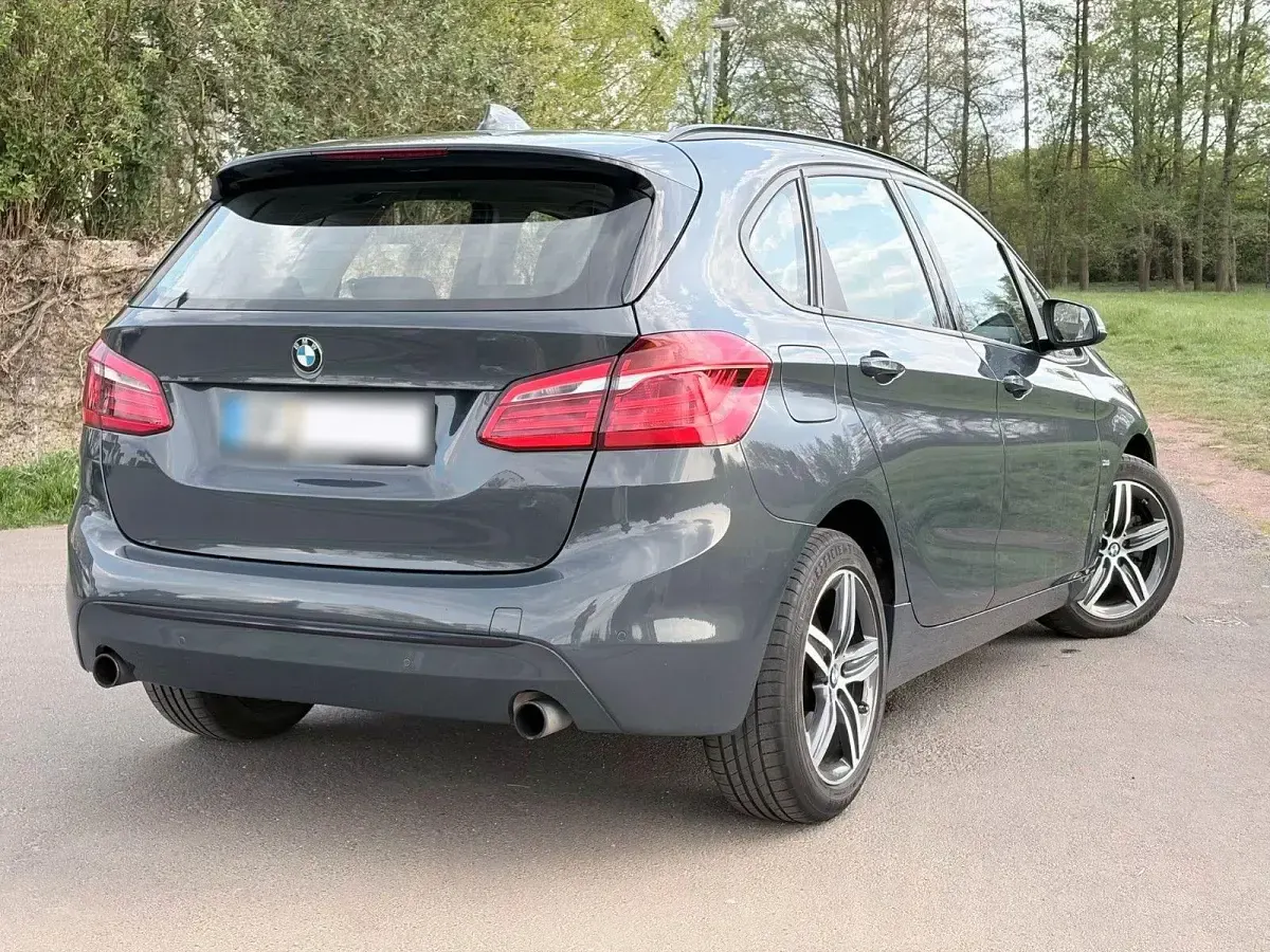 Gebraucht BMW 220 Active Tourer Sport Line 192 PS (141 kW) 2016 Grau Van / Kleinbus