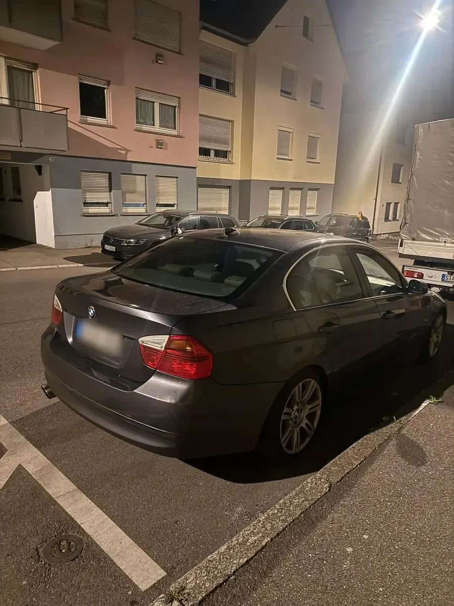 Gebraucht BMW 325 218 PS (160 kW) 2005 Grau Limousine