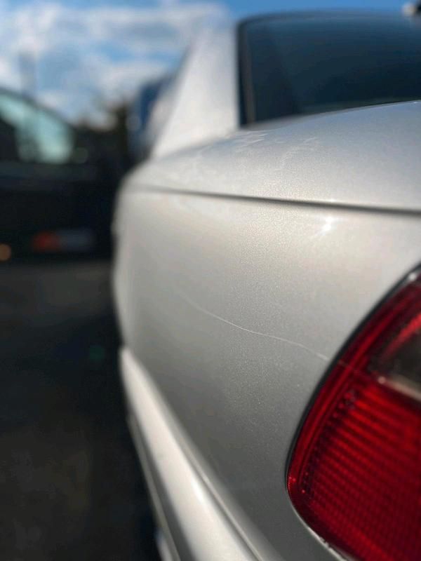 Grau Gebraucht 2003 Opel Omega Limousine | 1.200 € (Fairer Preis) - Bild 1/4