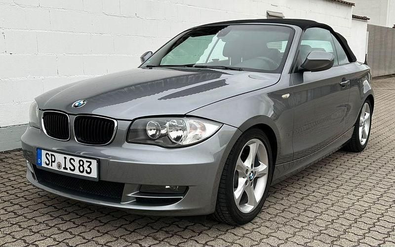 Grau Gebraucht 2010 BMW 118 Cabriolet M Sport Cabrio | 7.900 € (Fairer Preis) - Bild 1/4