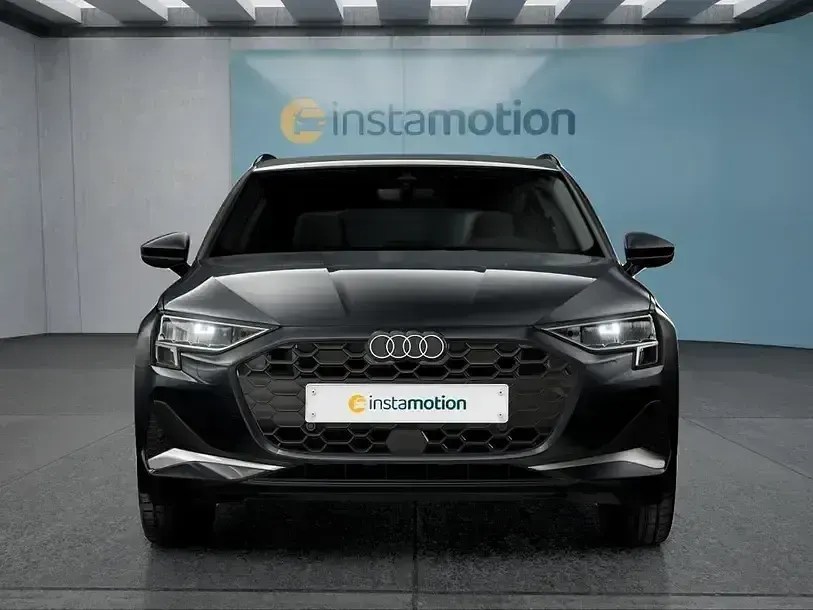 Gebraucht Audi A3 150 PS (110 kW) 2024 Grau Limousine