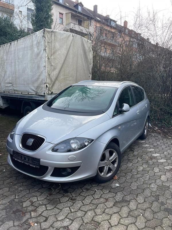 Gebraucht Seat Altea 105 PS (77 kW) 2008 Silber SUV