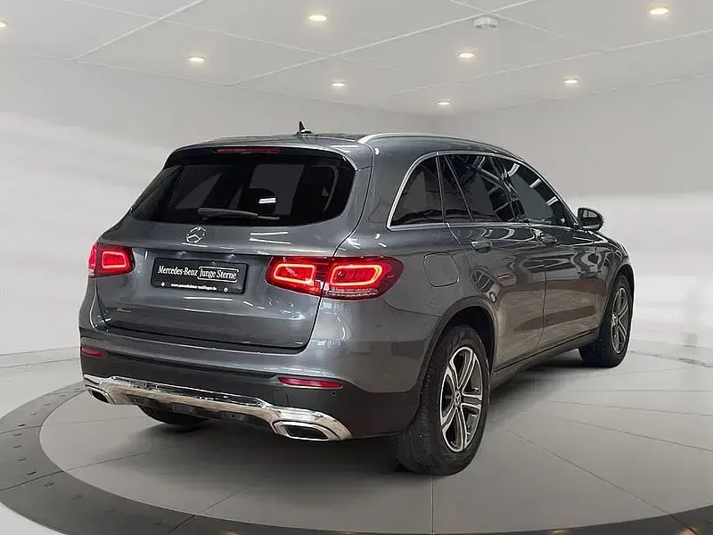Gebraucht Mercedes GLC220 194 PS (142 kW) 2022 Selenitgrau SUV
