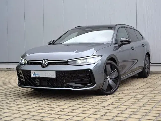 Gebraucht VW Passat R-line 193 PS (141 kW) 2025 Diabasgrau metallic / grenadi Kombi