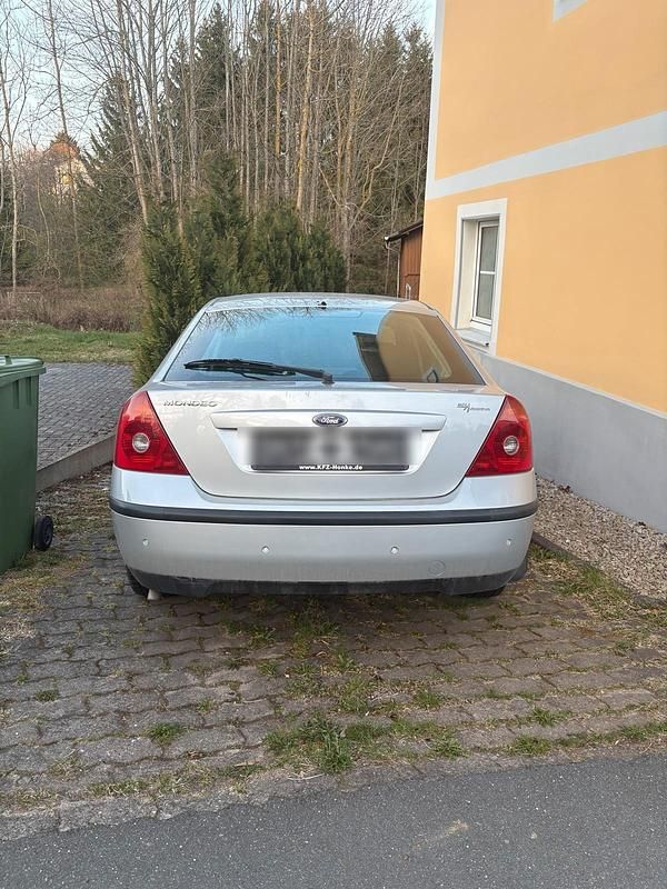 Silber Gebraucht 2004 Ford Mondeo Limousine | 1.100 € (Superpreis) - Bild 1/4