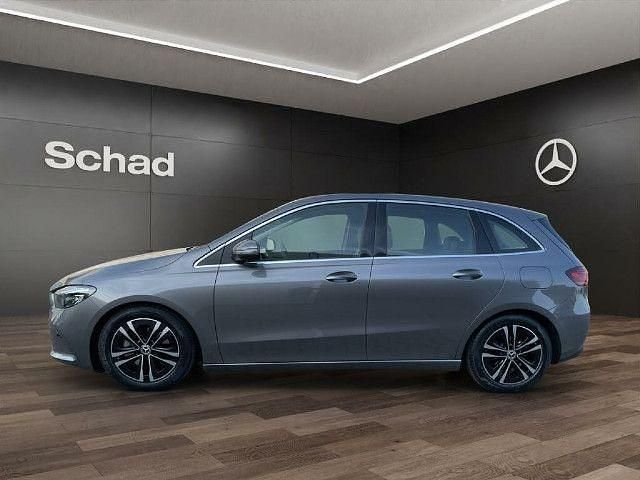 Grau Gebraucht 2024 Mercedes B180 Van / Kleinbus | 29.280 € (Fairer Preis) - Bild 1/4