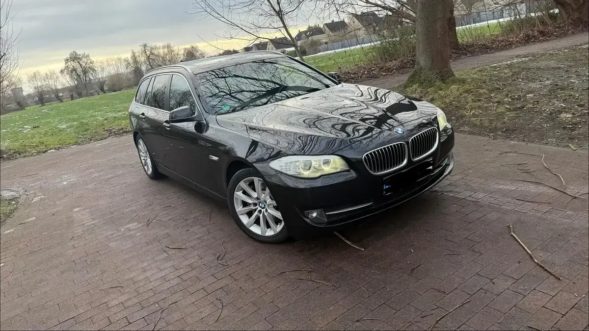 Gebraucht BMW 525 218 PS (160 kW) 2011 Schwarz Kombi