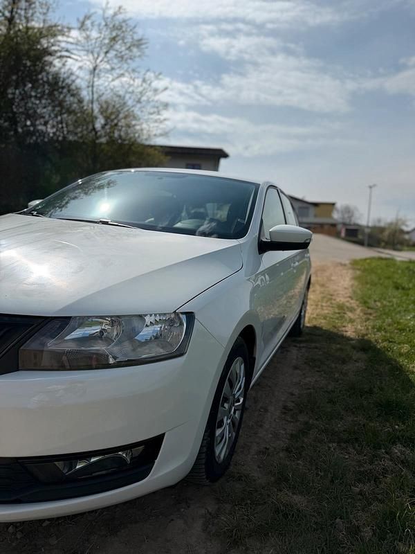 Second-hand Skoda Rapid 95 CP (69 kW) 2019 Alb Hatchback