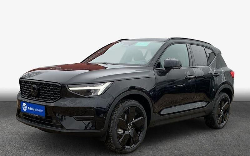 Neu Volvo XC40 Plus 163 PS (119 kW) 2026 Schwarz SUV