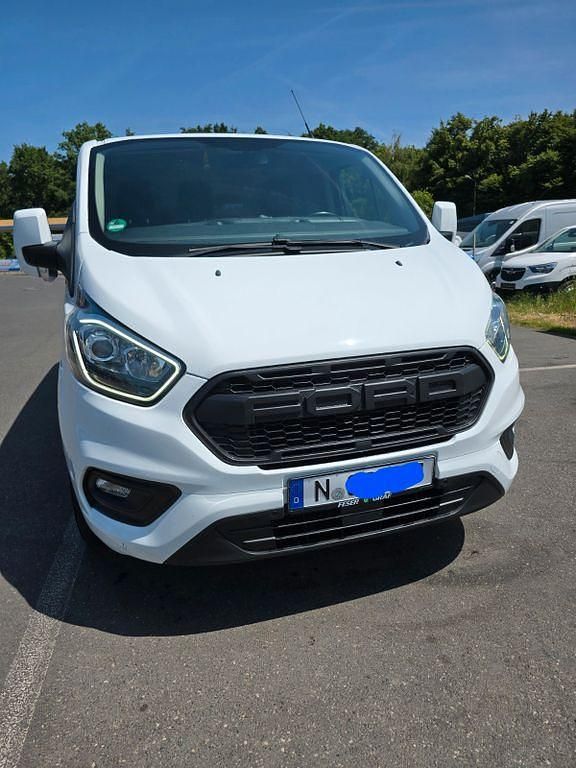 Weiß Gebraucht 2018 Ford Transit Custom Van / Kleinbus | 14.756 € (Superpreis) - Bild 1/4