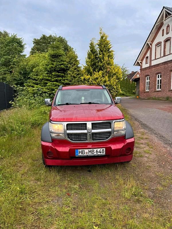 Rot Gebraucht 2008 Dodge Nitro SUV | 4.500 € (Fairer Preis) - Bild 1/4