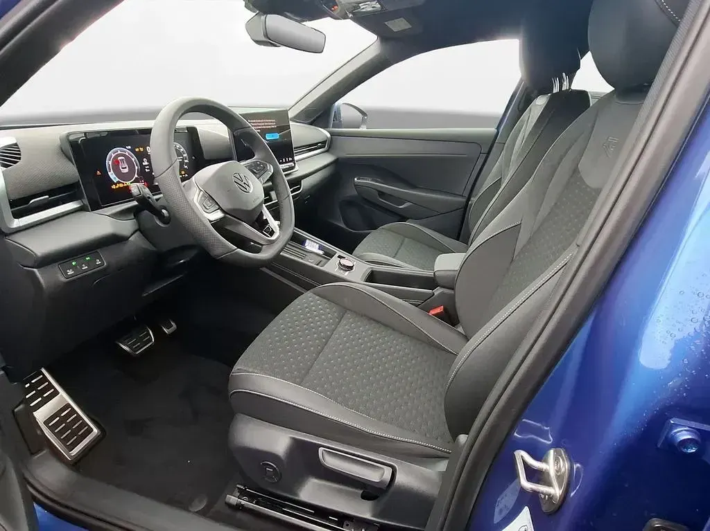 Neu VW T-Roc R-line 150 PS (110 kW) 2026 Celestial blue metallic SUV