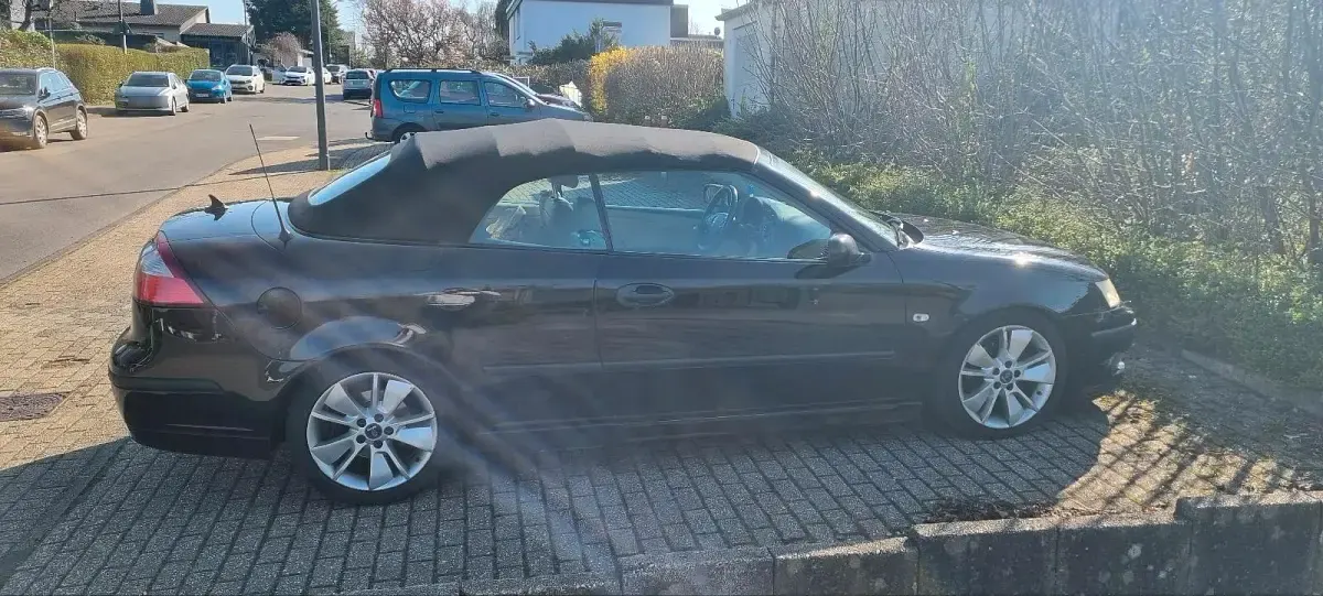 Używany Saab 9-3 Cabriolet Vector 175 KM (128 kW) 2004 Czarny Kabriolet