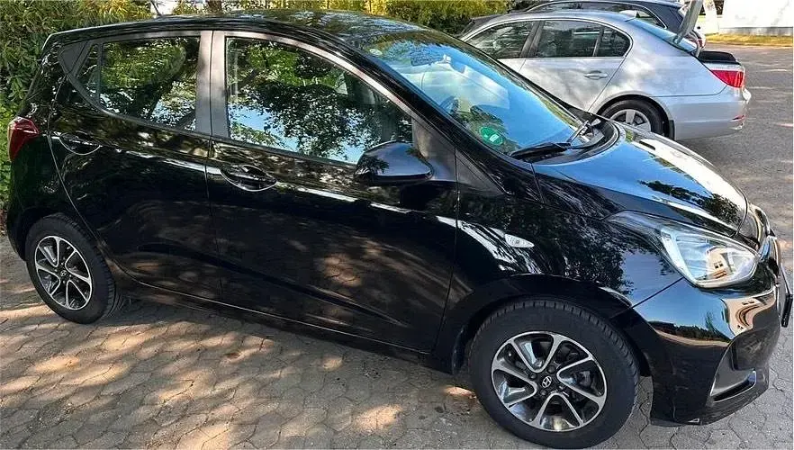 Gebraucht Hyundai i10 87 PS (63 kW) 2017 Schwarz Kleinwagen