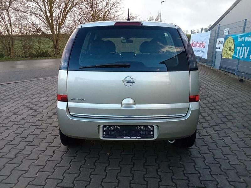Gebraucht Opel Meriva 105 PS (77 kW) 2010 Gold Van / Kleinbus