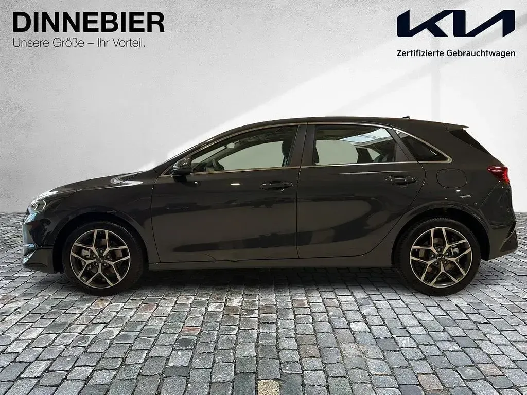 Neu Kia Ceed Spirit 140 PS (102 kW) 2026 Grau (metallic) Kleinwagen