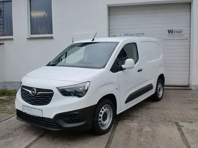 Używany Opel Combo Edition 102 KM (75 kW) 2021 Minivan
