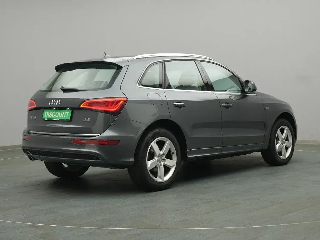 Gebraucht Audi Q5 Sport 190 PS (139 kW) 2015 Grau SUV