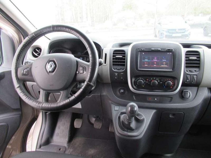 Gebraucht Renault Trafic Expression 121 PS (88 kW) 2018 Beige Van / Kleinbus