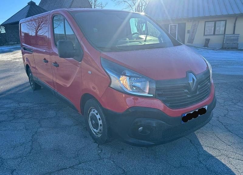 Gebraucht Renault Trafic 116 PS (85 kW) 2014 Rot Van / Kleinbus