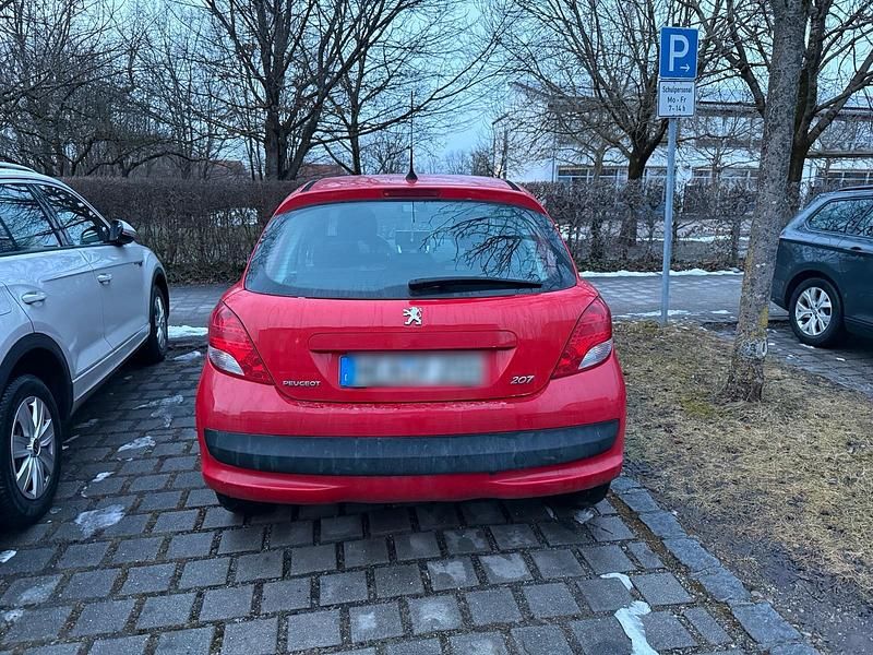 Gebraucht Peugeot 207 95 PS (69 kW) 2010 Rot Kleinwagen