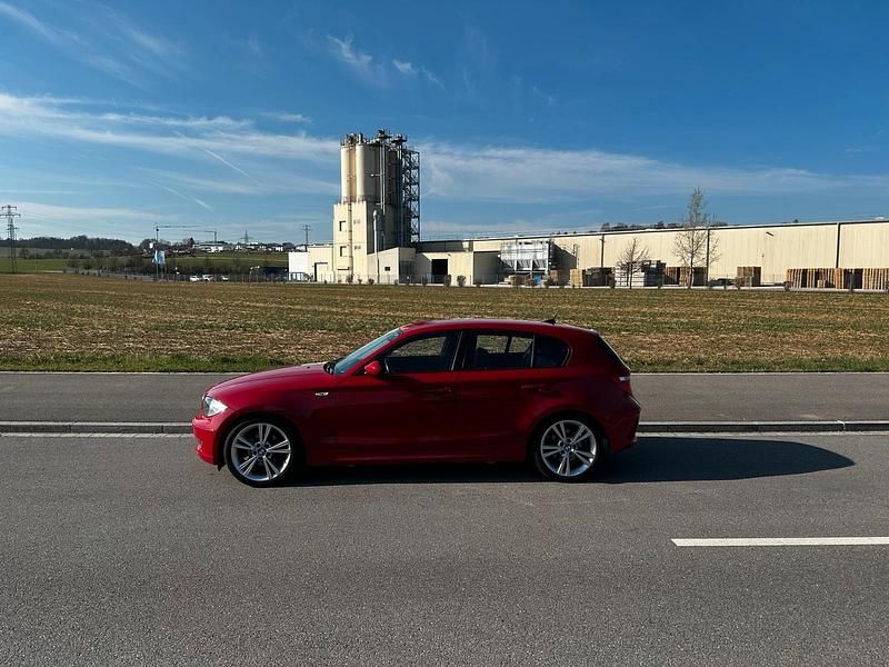 Usata BMW 118 143 CV (105 kW) 2009 Rosso Utilitaria
