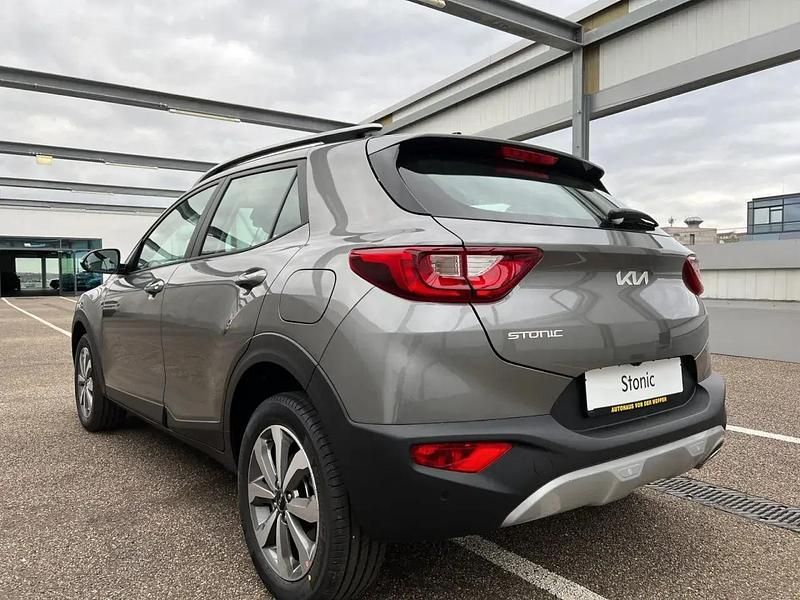 Gebraucht Kia Stonic Vision 84 PS (61 kW) 2024 Grau SUV