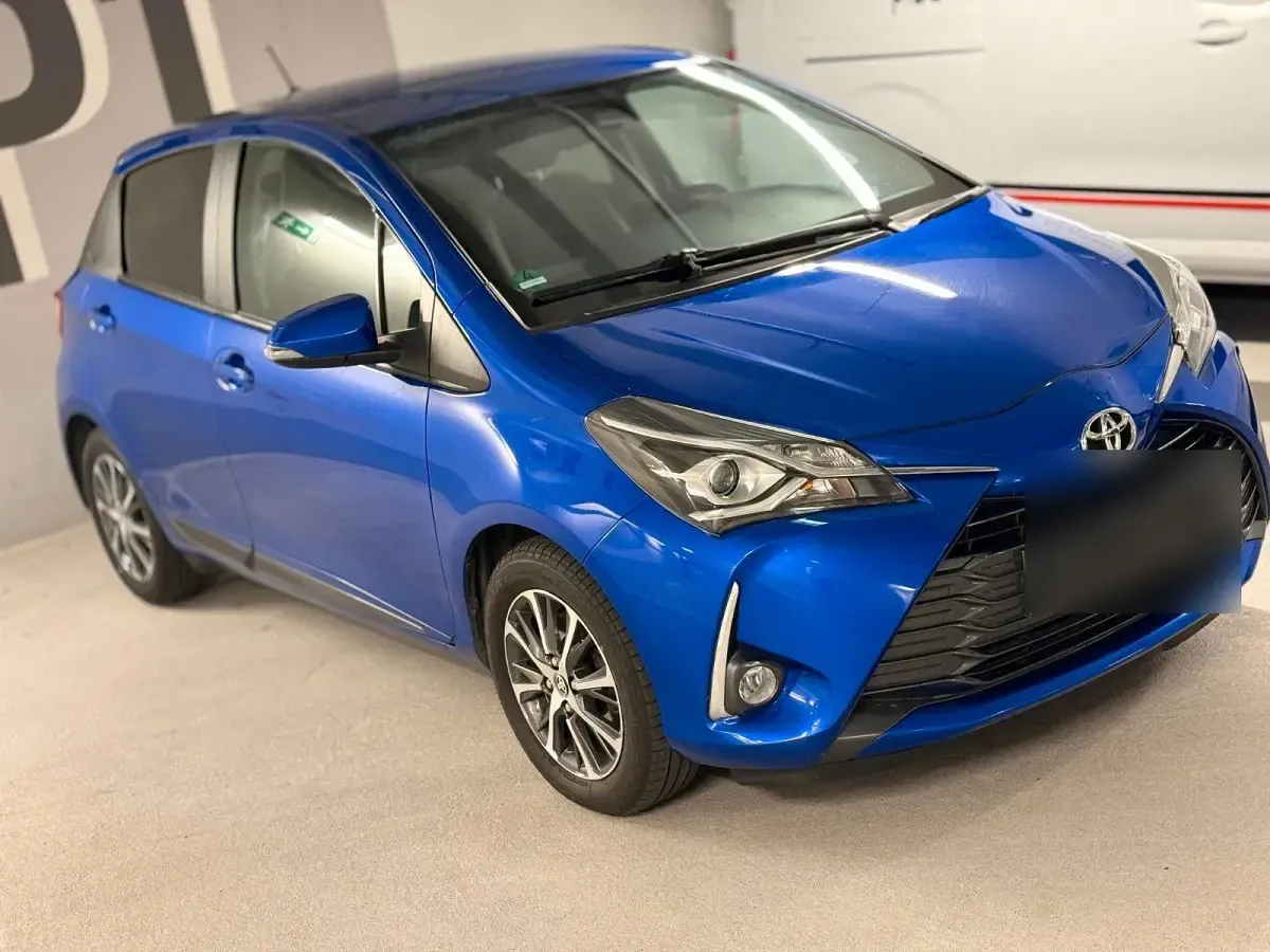 Gebraucht Toyota Yaris Club 111 PS (81 kW) 2019 Blau Limousine