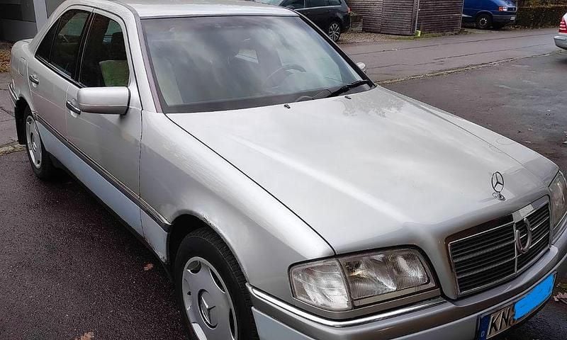 Silber Gebraucht 1996 Mercedes C180 Elegance Limousine | 2.250 € (Guter Preis) - Bild 1/4