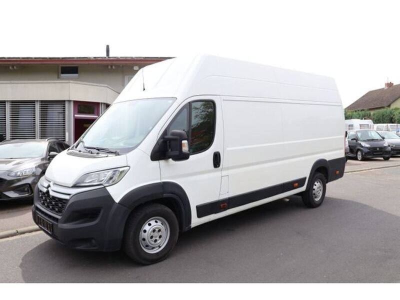 Weiss Gebraucht 2019 Citroën Jumper Van / Kleinbus | 15.870 € (Teuer) - Bild 1/4