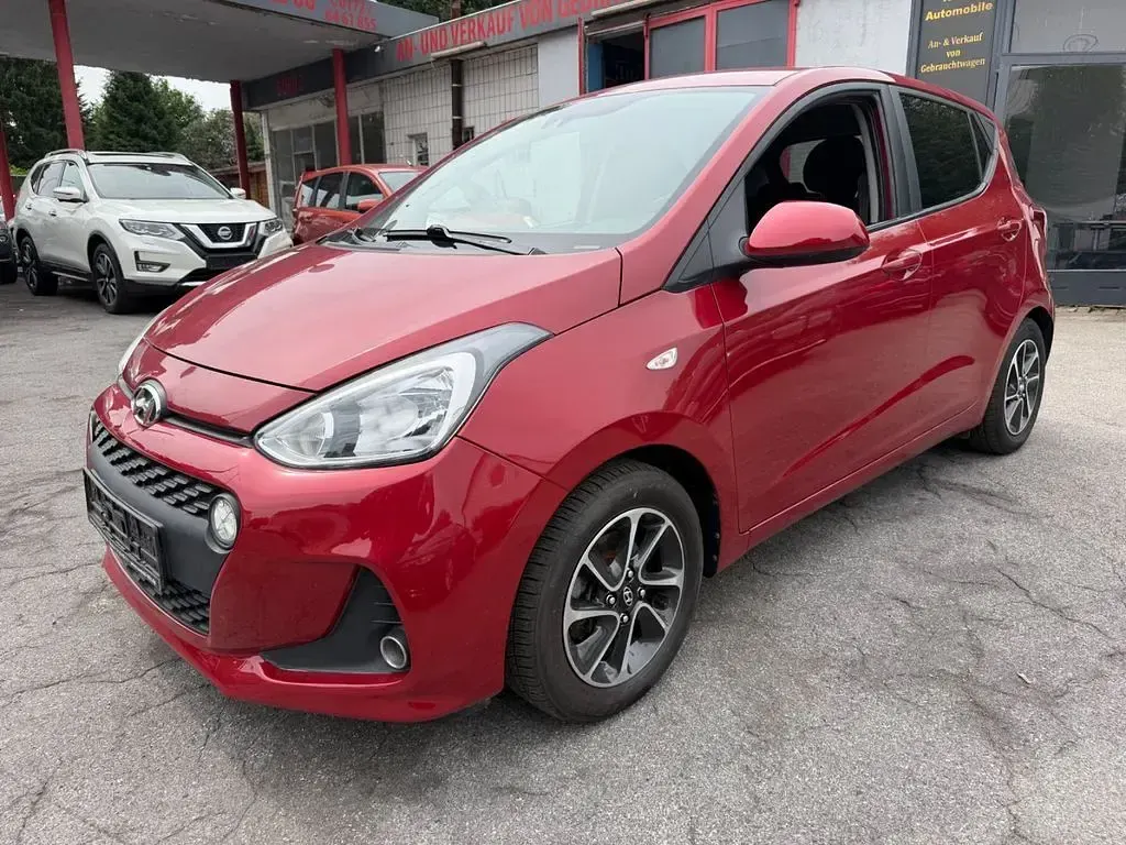 Gebraucht Hyundai i10 Trend 87 PS (63 kW) 2017 Rot Kleinwagen