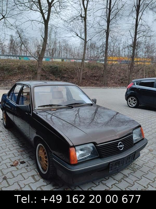 Braun Gebraucht 1984 Opel Ascona Limousine | 3.950 € - Bild 1/4