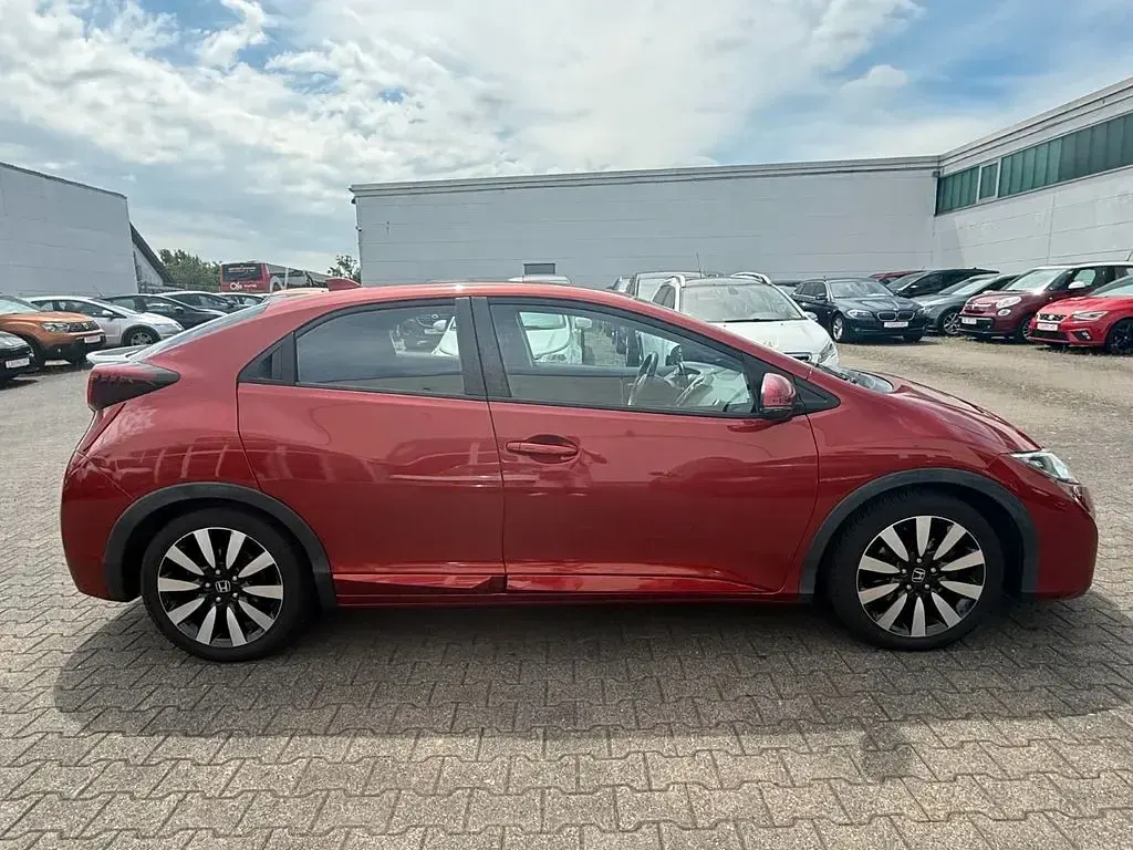 Gebraucht Honda Civic Elegance 141 PS (103 kW) 2015 Rot Limousine