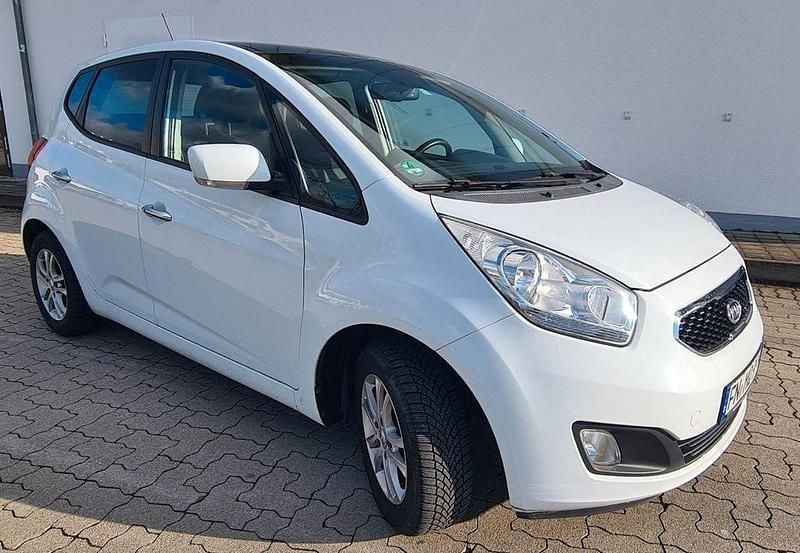 Gebraucht Kia Venga Spirit 128 PS (94 kW) 2012 Weiß Kleinwagen